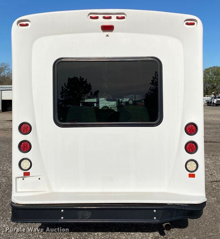 image for item KB9499 2016 Ford E350 Super Duty  shuttle bus