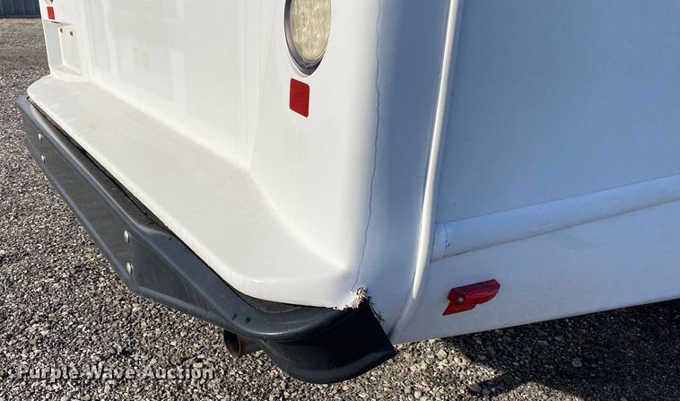 image for item KB9499 2016 Ford E350 Super Duty  shuttle bus