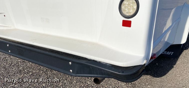 image for item KB9499 2016 Ford E350 Super Duty  shuttle bus