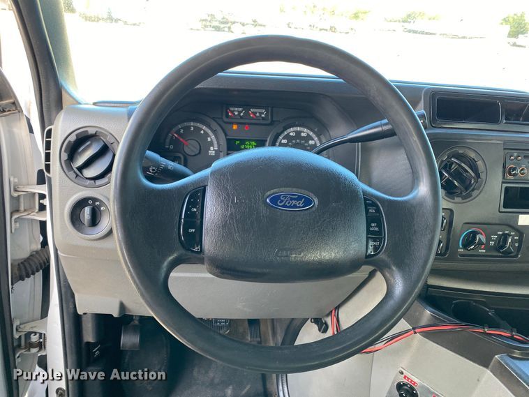 image for item KB9499 2016 Ford E350 Super Duty  shuttle bus