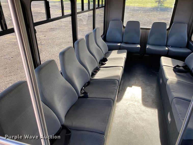 image for item KB9499 2016 Ford E350 Super Duty  shuttle bus