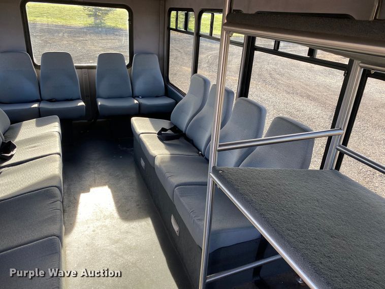 image for item KB9499 2016 Ford E350 Super Duty  shuttle bus