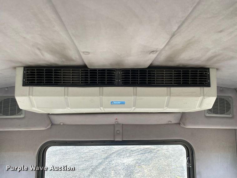 image for item KB9499 2016 Ford E350 Super Duty  shuttle bus