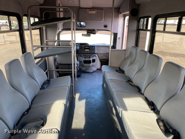 image for item KB9499 2016 Ford E350 Super Duty  shuttle bus