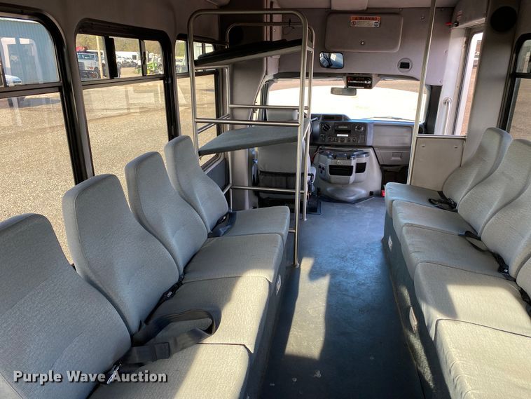 image for item KB9499 2016 Ford E350 Super Duty  shuttle bus