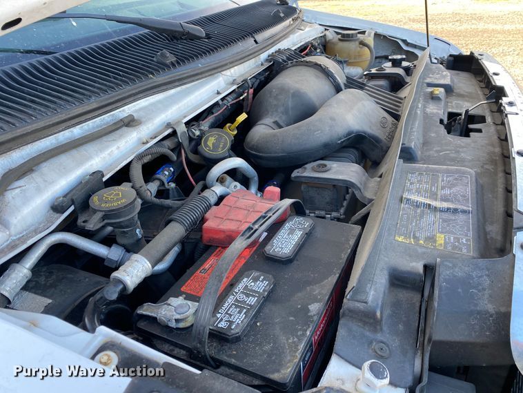 image for item KB9499 2016 Ford E350 Super Duty  shuttle bus