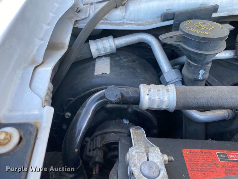 image for item KB9499 2016 Ford E350 Super Duty  shuttle bus