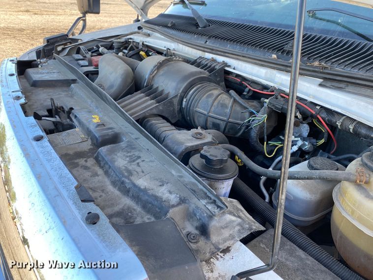 image for item KB9499 2016 Ford E350 Super Duty  shuttle bus