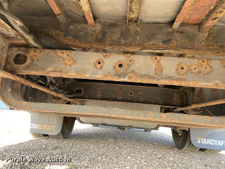 image for item KB9499 2016 Ford E350 Super Duty  shuttle bus