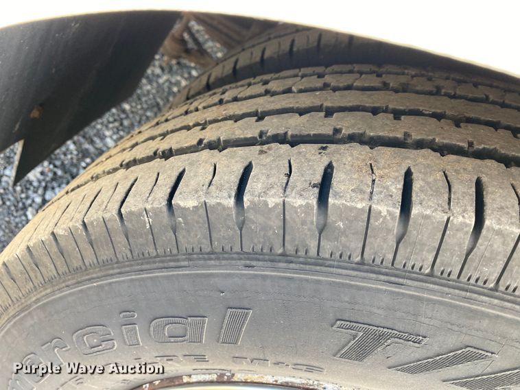 image for item KB9499 2016 Ford E350 Super Duty  shuttle bus