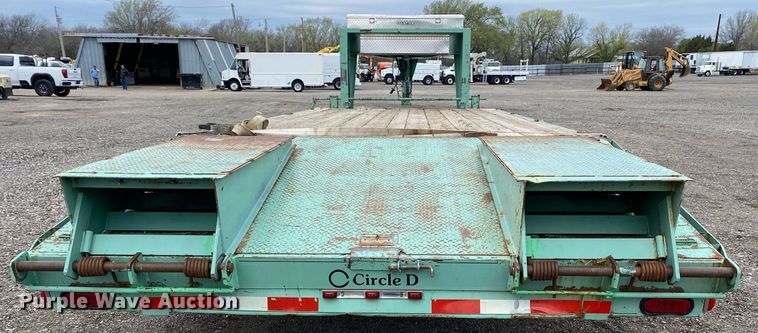 image for item KB9509 2008 Circle D 21GNFBBT  equipment trailer