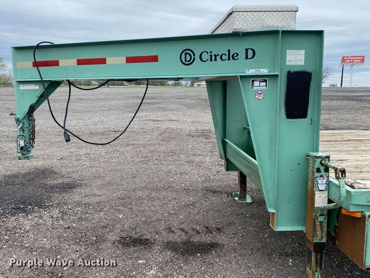 image for item KB9509 2008 Circle D 21GNFBBT  equipment trailer