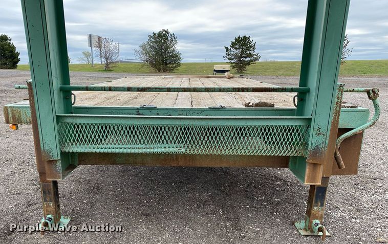 image for item KB9509 2008 Circle D 21GNFBBT  equipment trailer