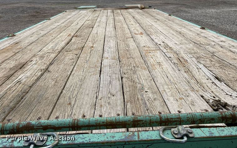 image for item KB9509 2008 Circle D 21GNFBBT  equipment trailer