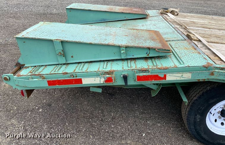 image for item KB9509 2008 Circle D 21GNFBBT  equipment trailer