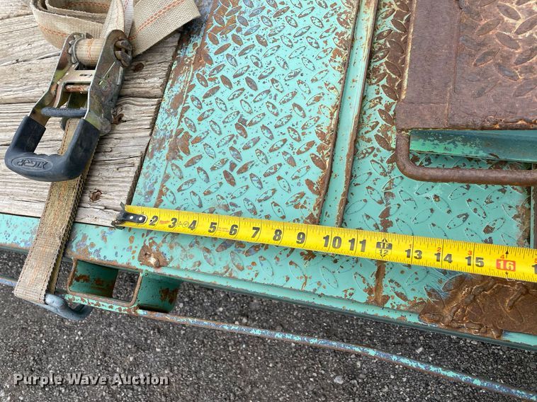 image for item KB9509 2008 Circle D 21GNFBBT  equipment trailer