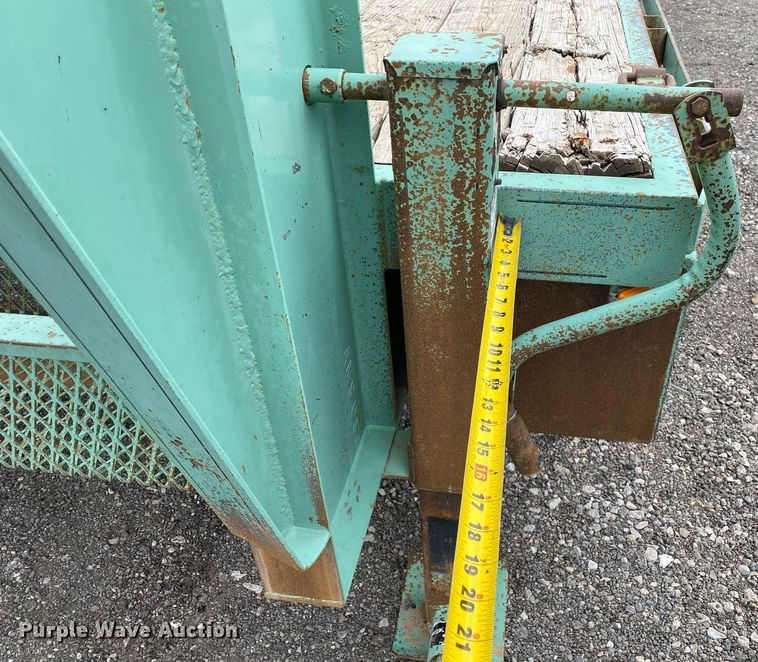 image for item KB9509 2008 Circle D 21GNFBBT  equipment trailer