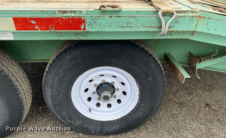 image for item KB9509 2008 Circle D 21GNFBBT  equipment trailer