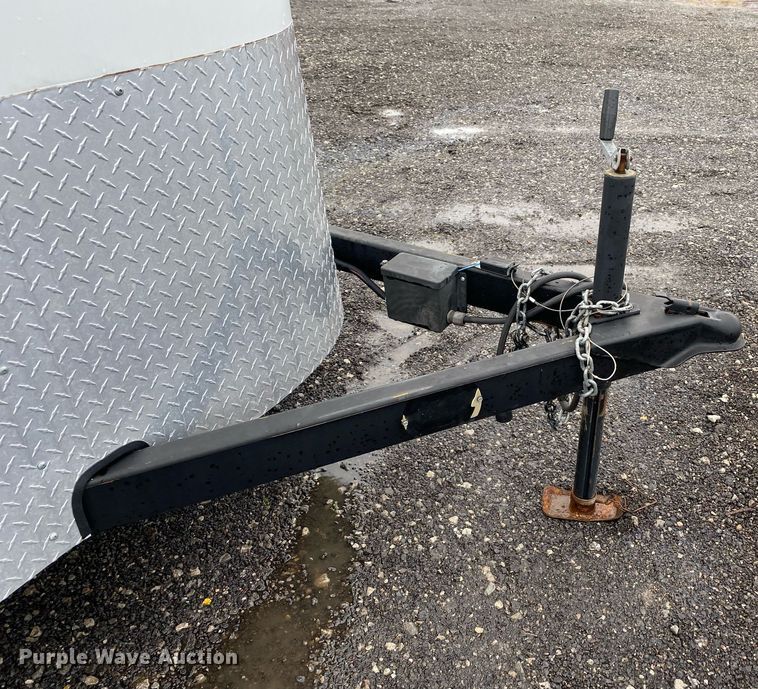 image for item KB9523 2013 Wells Cargo FT7142  enclosed cargo trailer