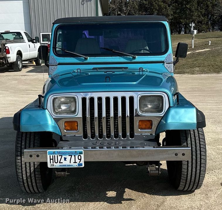 image for item KU9905 1995 Jeep Wrangler  SUV