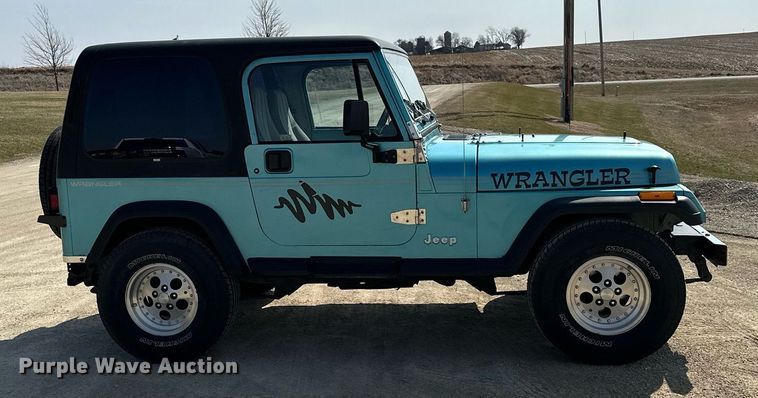 image for item KU9905 1995 Jeep Wrangler  SUV