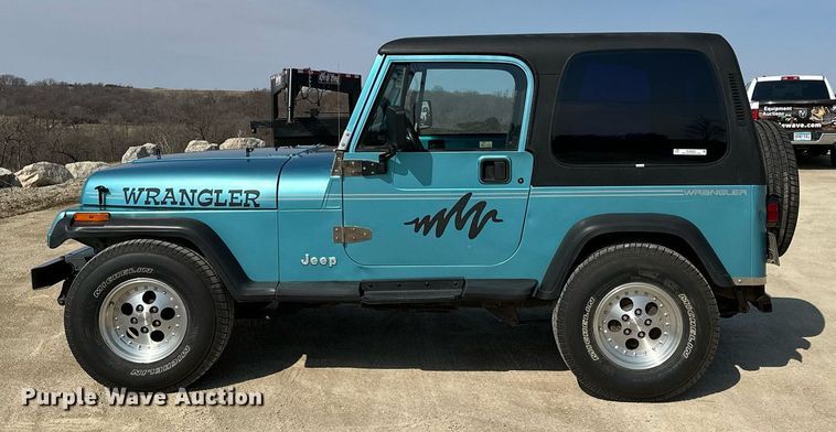 image for item KU9905 1995 Jeep Wrangler  SUV