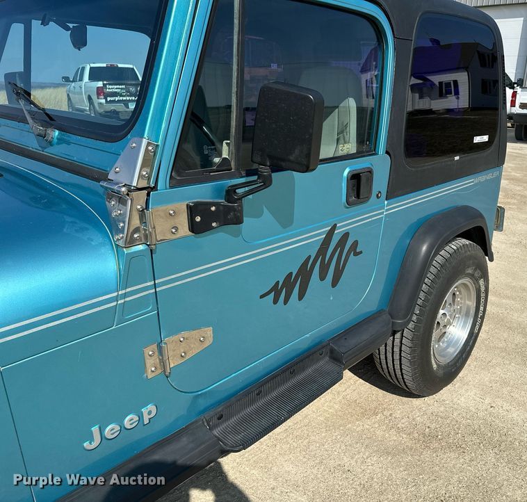 image for item KU9905 1995 Jeep Wrangler  SUV