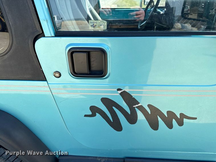 image for item KU9905 1995 Jeep Wrangler  SUV