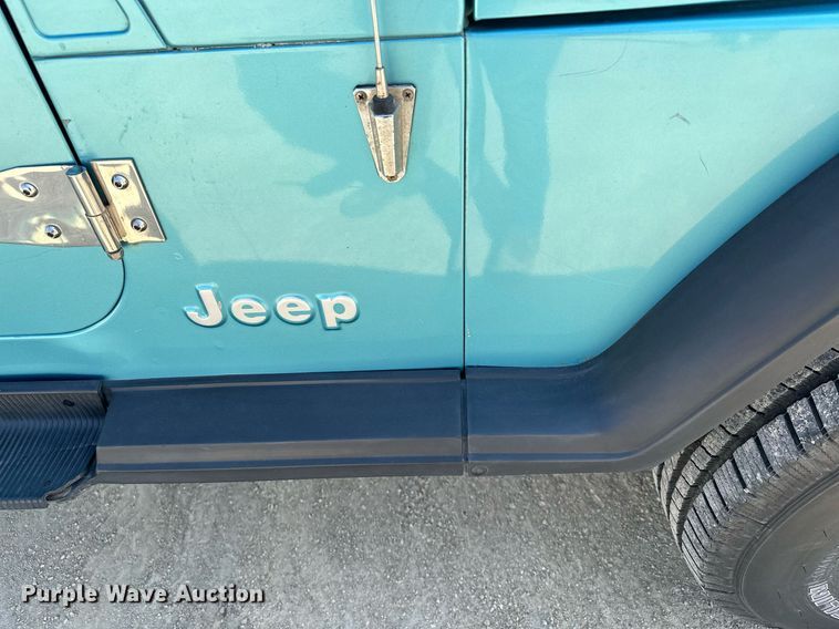 image for item KU9905 1995 Jeep Wrangler  SUV