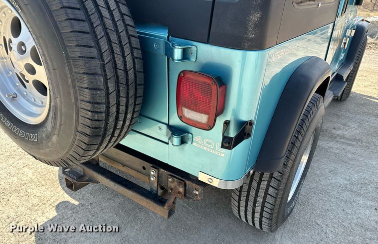 image for item KU9905 1995 Jeep Wrangler  SUV