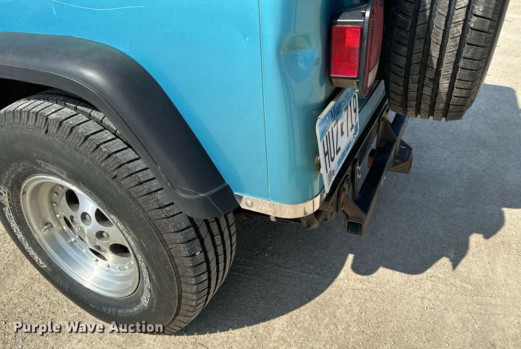 image for item KU9905 1995 Jeep Wrangler  SUV