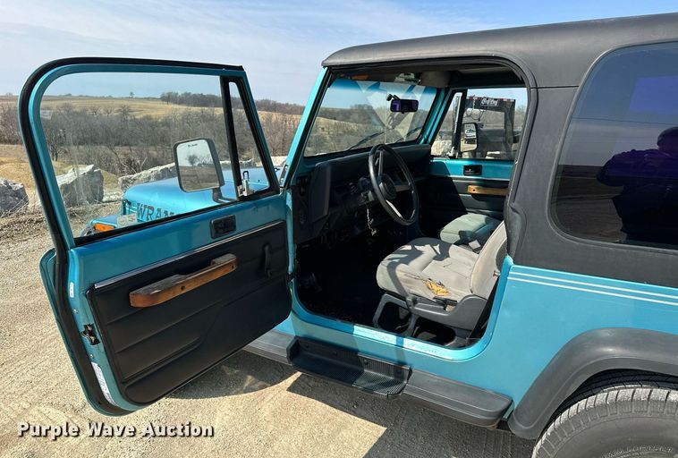 image for item KU9905 1995 Jeep Wrangler  SUV