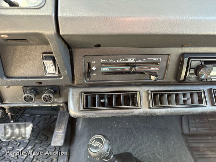 image for item KU9905 1995 Jeep Wrangler  SUV