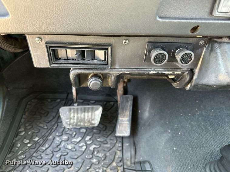 image for item KU9905 1995 Jeep Wrangler  SUV