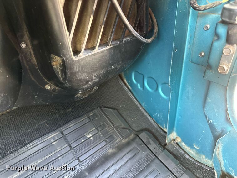 image for item KU9905 1995 Jeep Wrangler  SUV