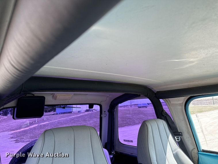 image for item KU9905 1995 Jeep Wrangler  SUV