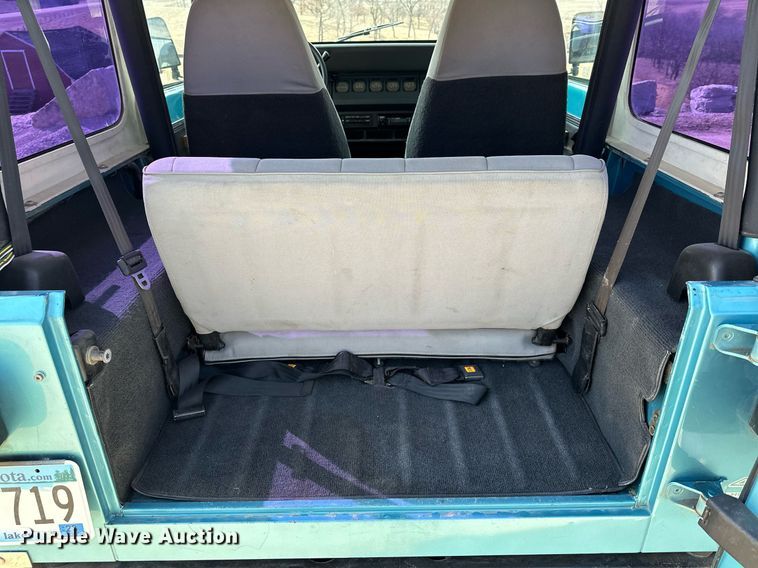 image for item KU9905 1995 Jeep Wrangler  SUV