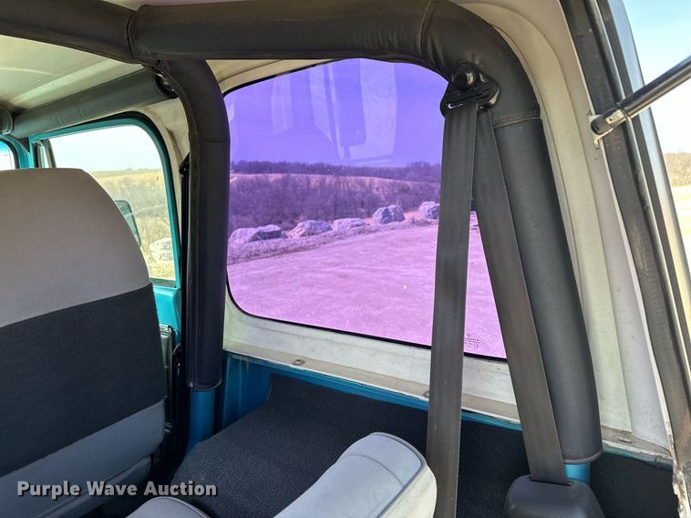 image for item KU9905 1995 Jeep Wrangler  SUV