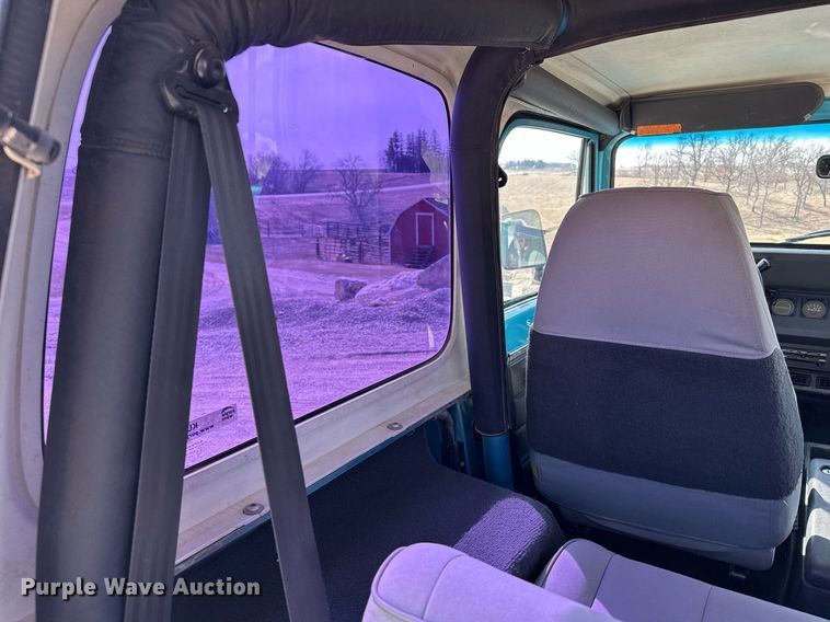 image for item KU9905 1995 Jeep Wrangler  SUV