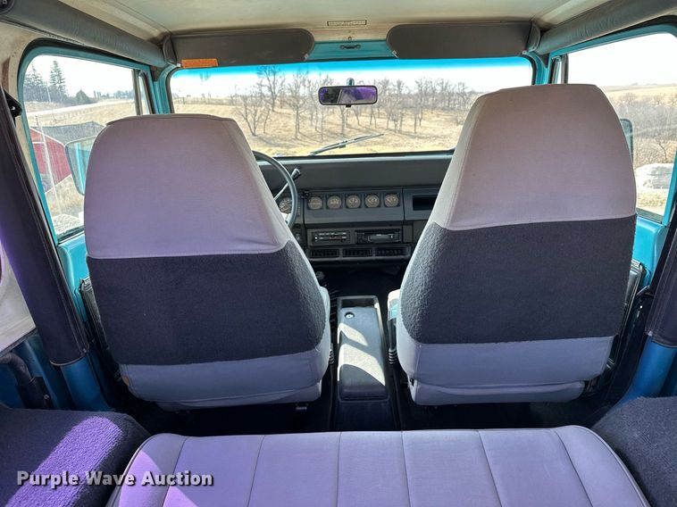 image for item KU9905 1995 Jeep Wrangler  SUV