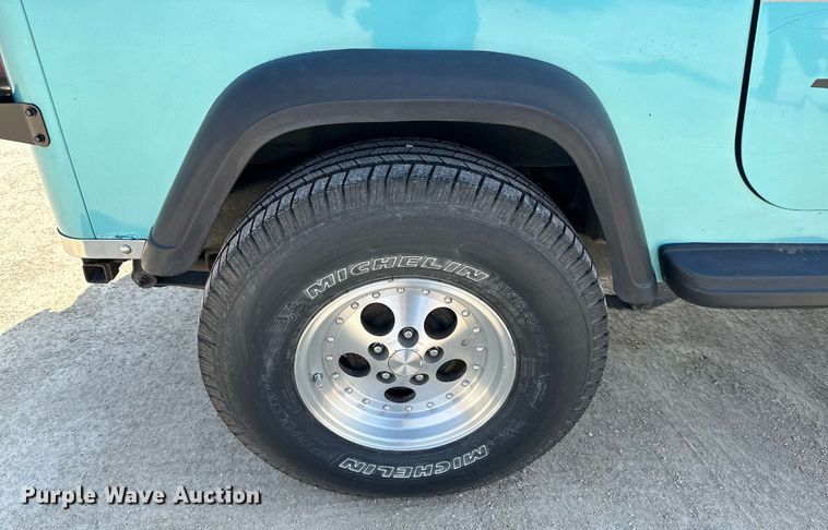 image for item KU9905 1995 Jeep Wrangler  SUV