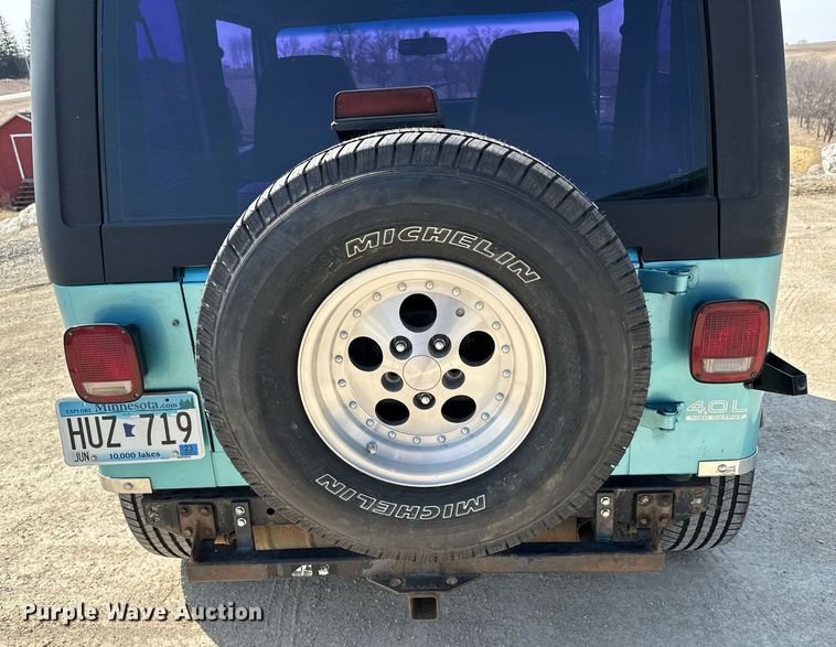 image for item KU9905 1995 Jeep Wrangler  SUV