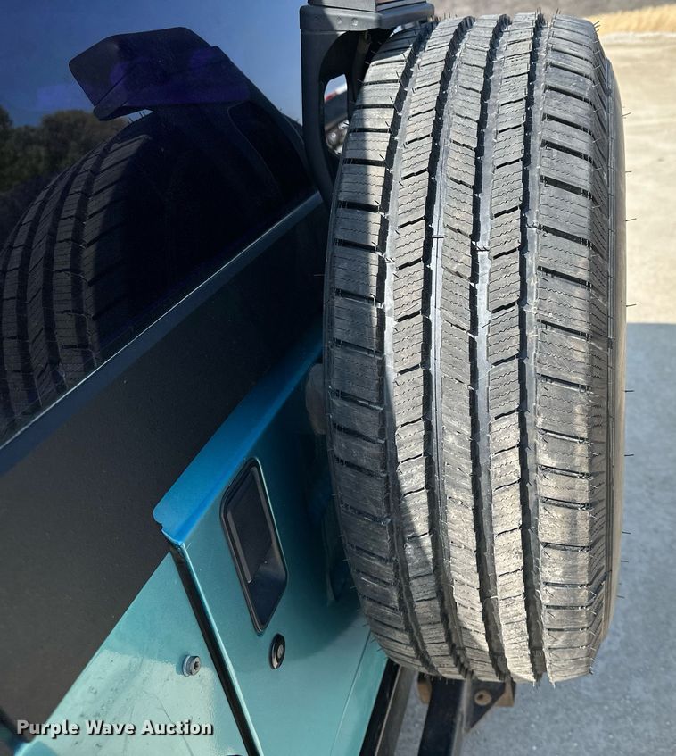 image for item KU9905 1995 Jeep Wrangler  SUV