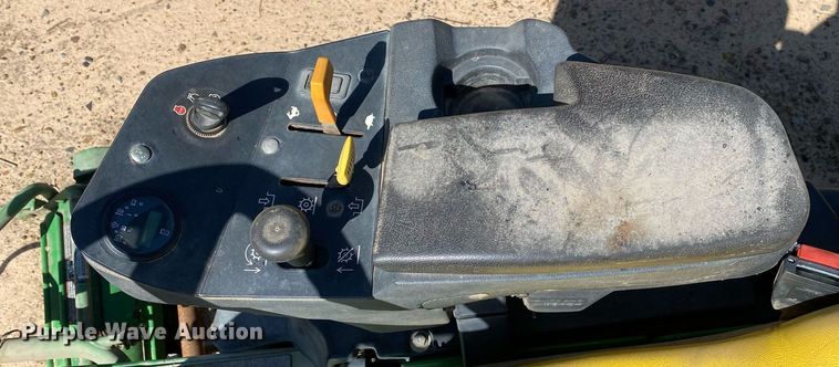 image for item KV9564 John Deere 2500B  reel mower
