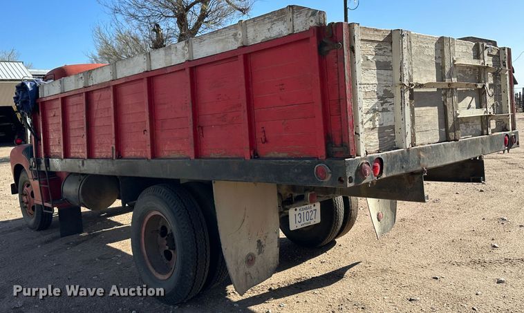 image for item KX9176 1949 GMC  grain truck