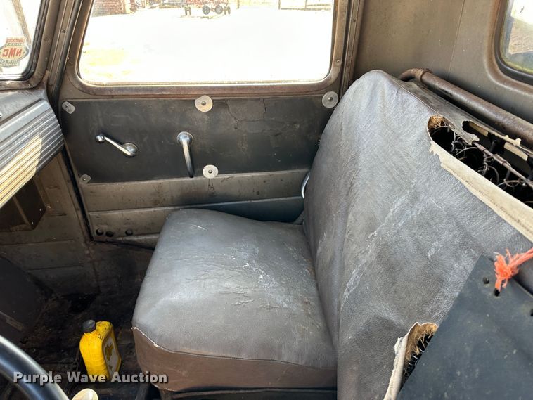 image for item KX9176 1949 GMC  grain truck