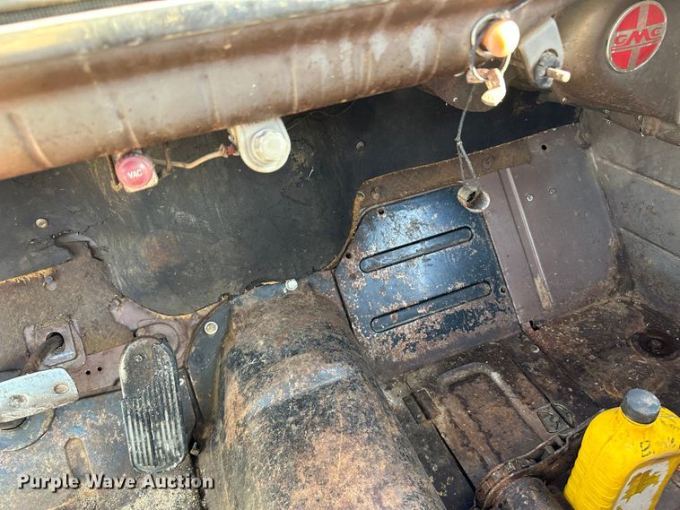 image for item KX9176 1949 GMC  grain truck