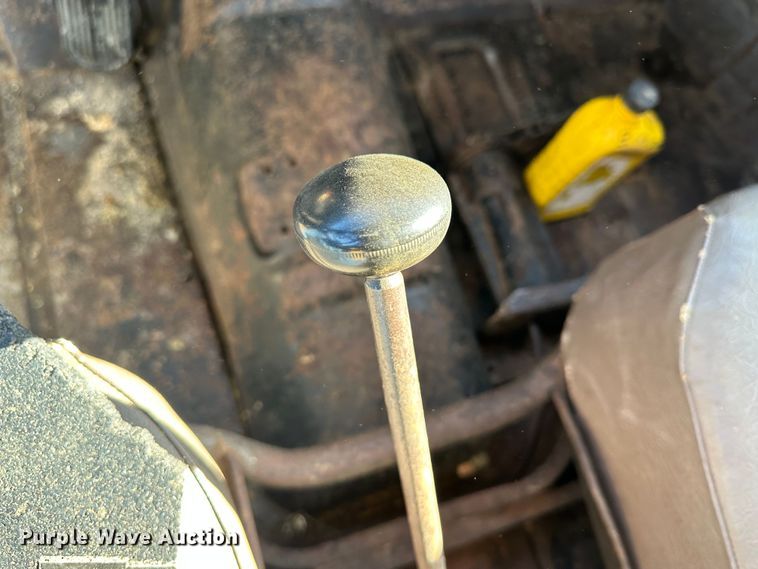 image for item KX9176 1949 GMC  grain truck