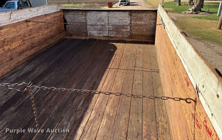 image for item KX9176 1949 GMC  grain truck