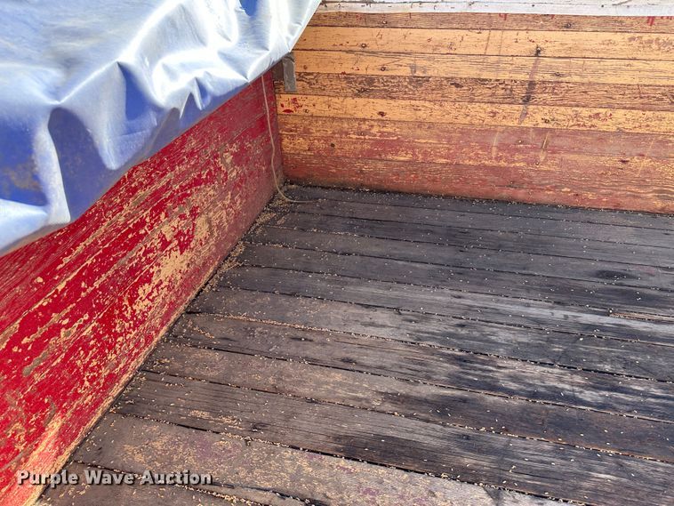 image for item KX9176 1949 GMC  grain truck